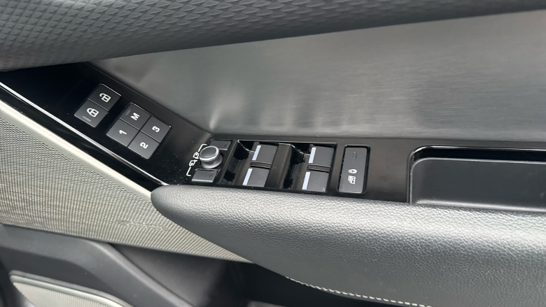 Land Rover Range Rover Velar 2.0 D200 R-Dynamic SE 5dr Auto Diesel Estate